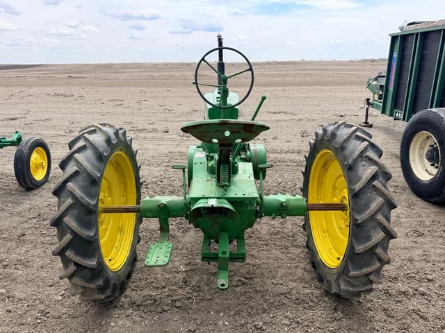 Image of John Deere H equipment image 2