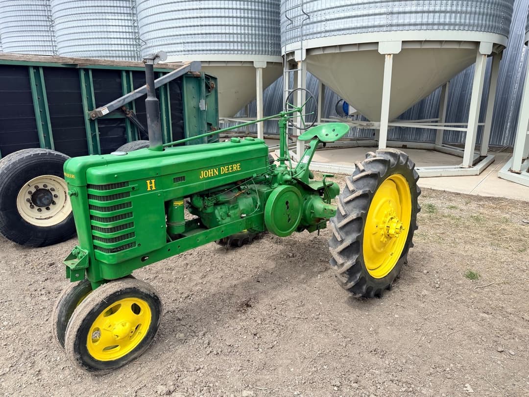 Image of John Deere H Primary image