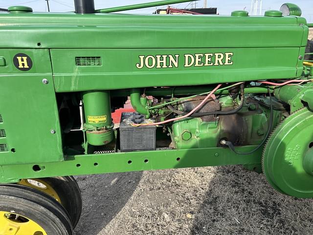 Image of John Deere H equipment image 4