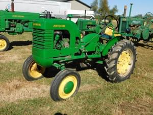 1941 John Deere LA Image