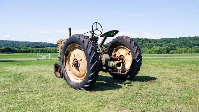 Image of John Deere B equipment image 3