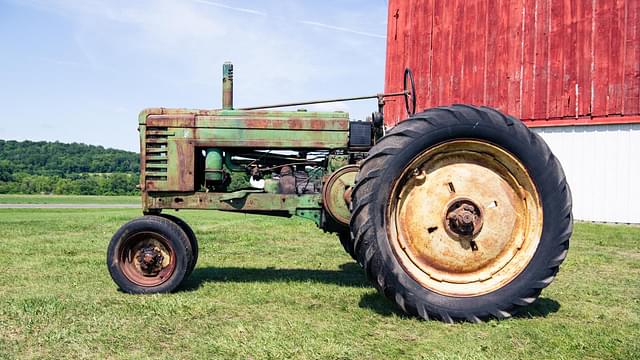 Image of John Deere B equipment image 2