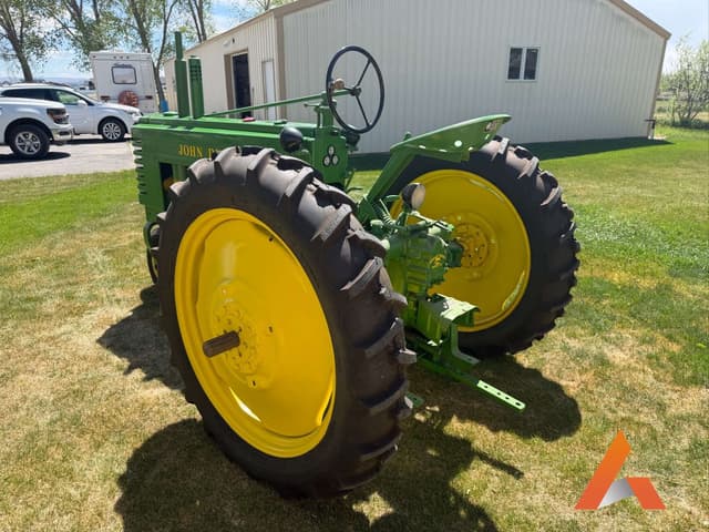 Image of John Deere B equipment image 2