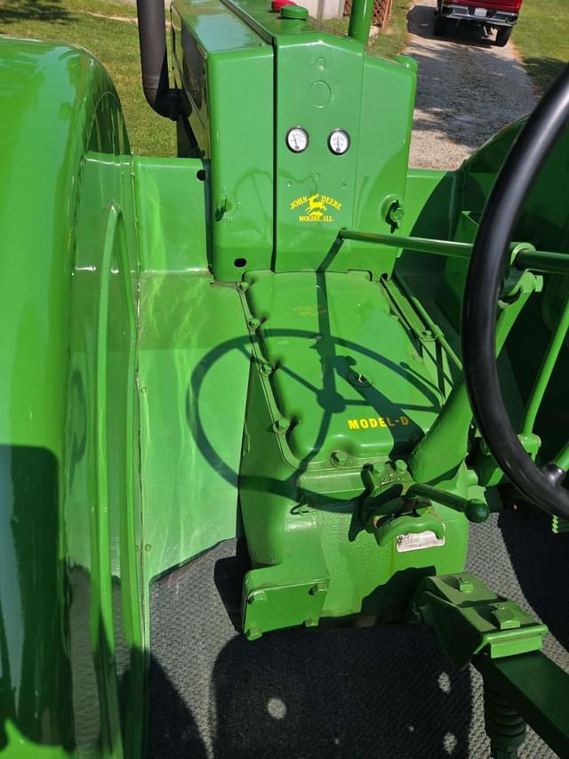 Image of John Deere D equipment image 4