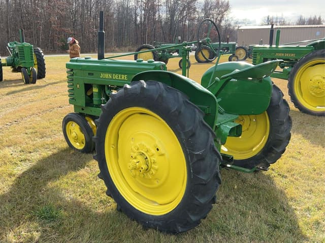 Image of John Deere H equipment image 4
