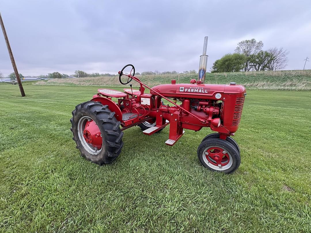 Image of Farmall B Primary image