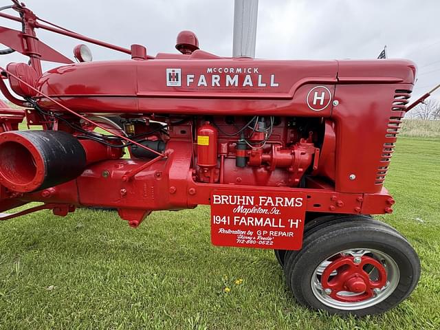 Image of Farmall H equipment image 1