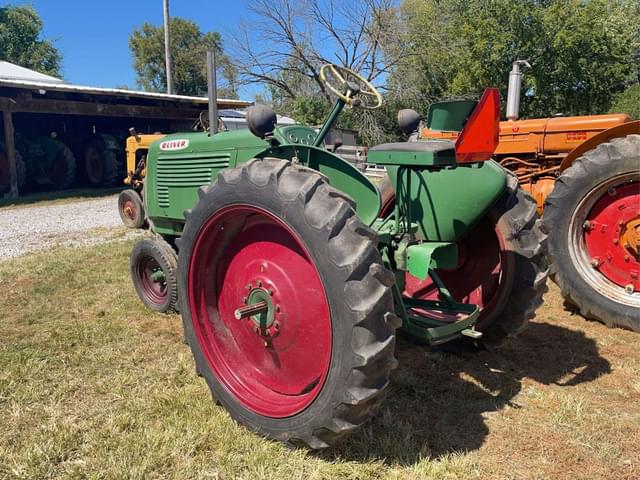 Image of Oliver 60 equipment image 2