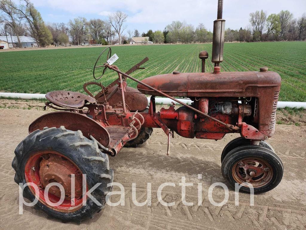 Main image Farmall B