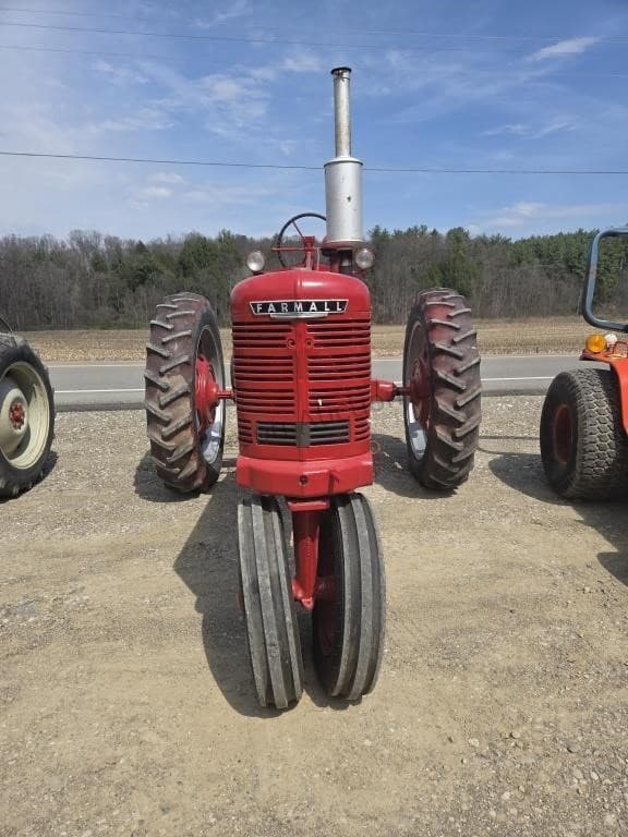 Image of Farmall H equipment image 1