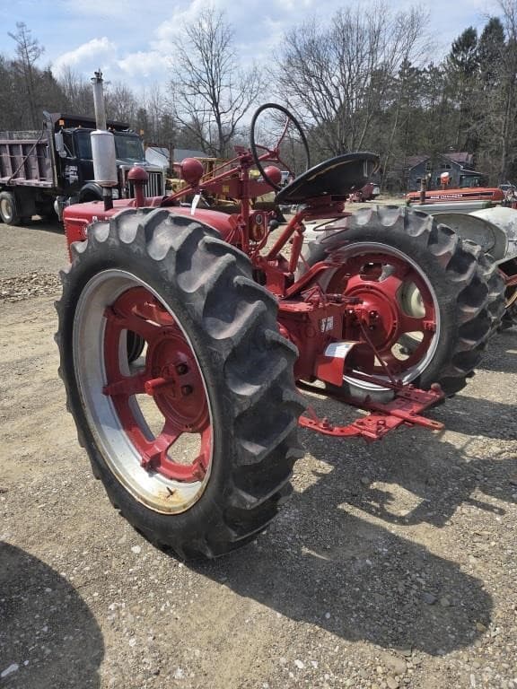 Image of Farmall H equipment image 4