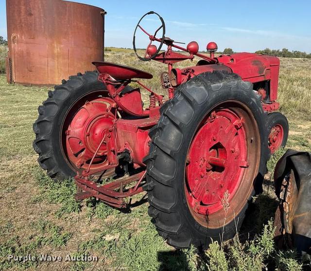 Image of Farmall H equipment image 3