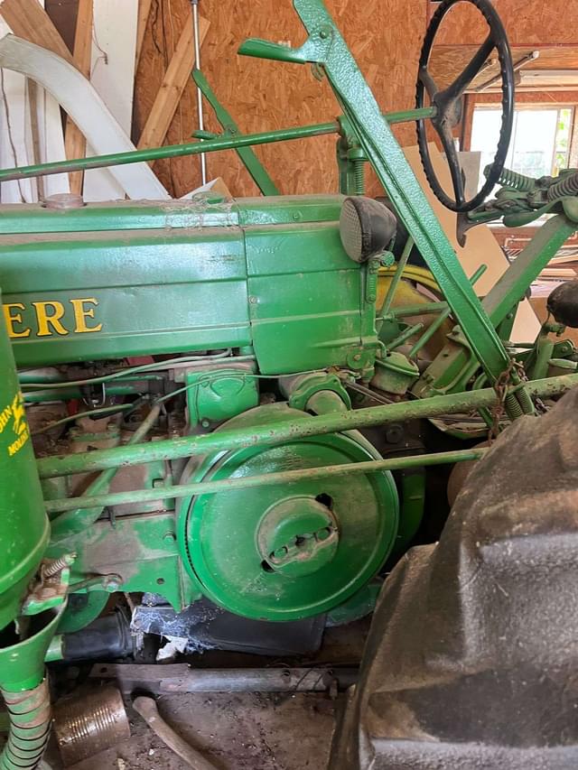 Image of John Deere B equipment image 4