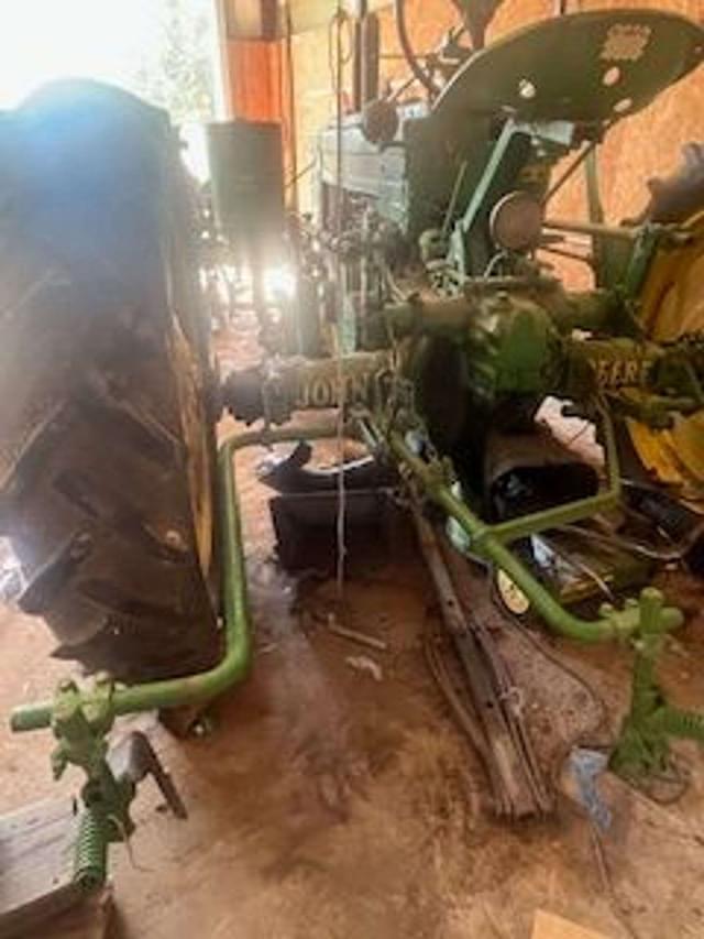 Image of John Deere B equipment image 2