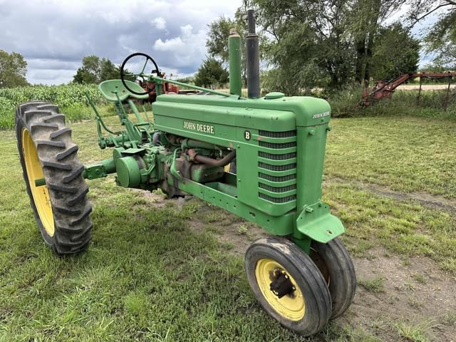 Image of John Deere B equipment image 1