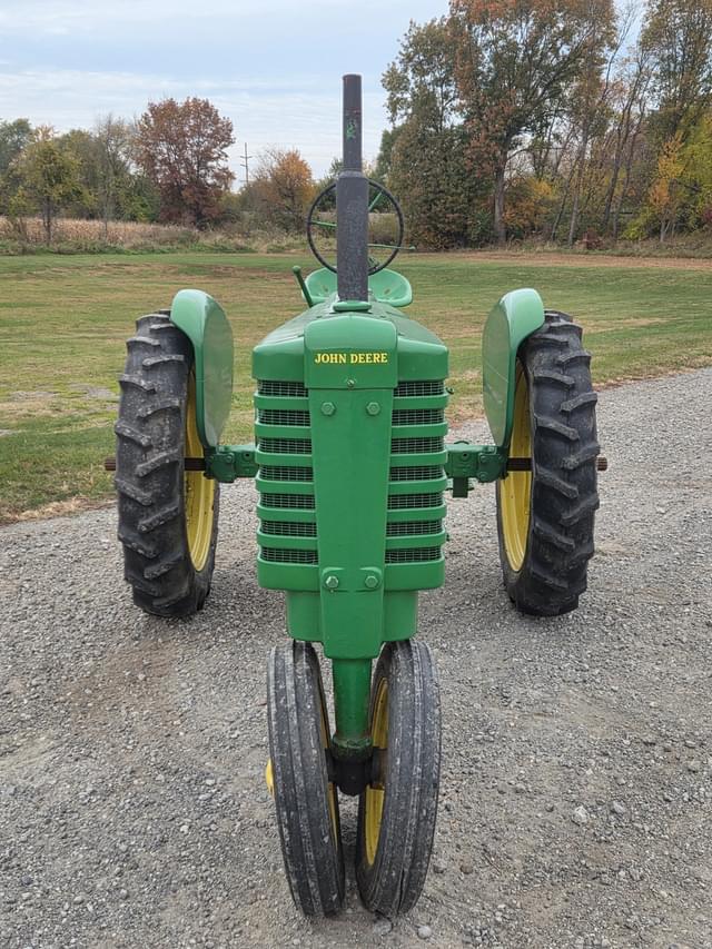 Image of John Deere H equipment image 1