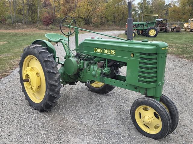 Image of John Deere H equipment image 2