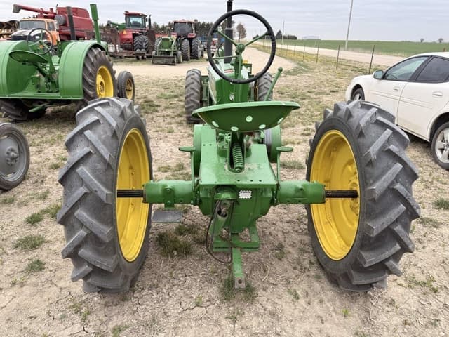 Image of John Deere H equipment image 4