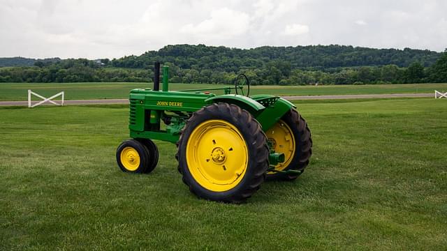 Image of John Deere A equipment image 3