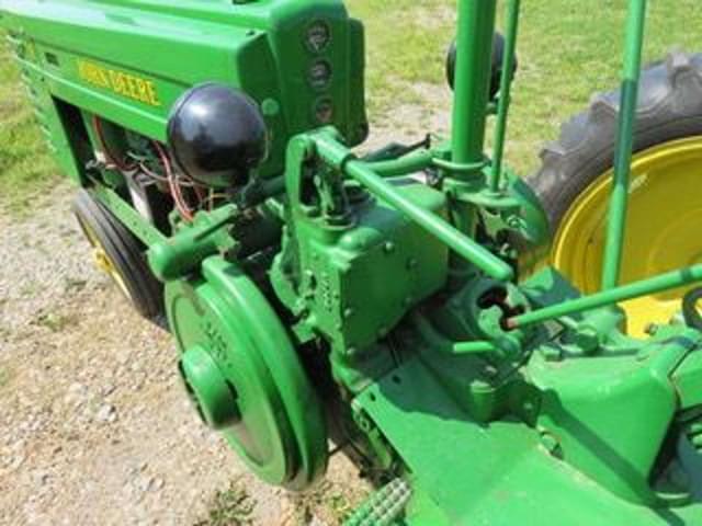 Image of John Deere H equipment image 3
