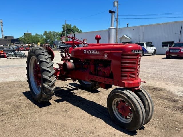 Image of Farmall H equipment image 2