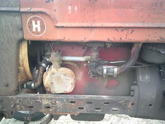 Image of Farmall Super H equipment image 1
