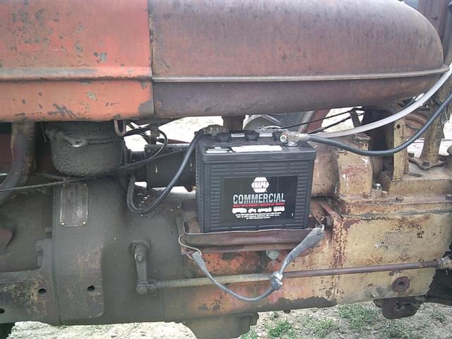 Image of Farmall Super H equipment image 2