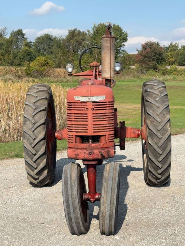 Image of Farmall H equipment image 1