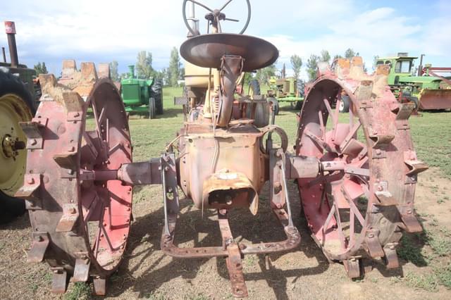 Image of Farmall M equipment image 3