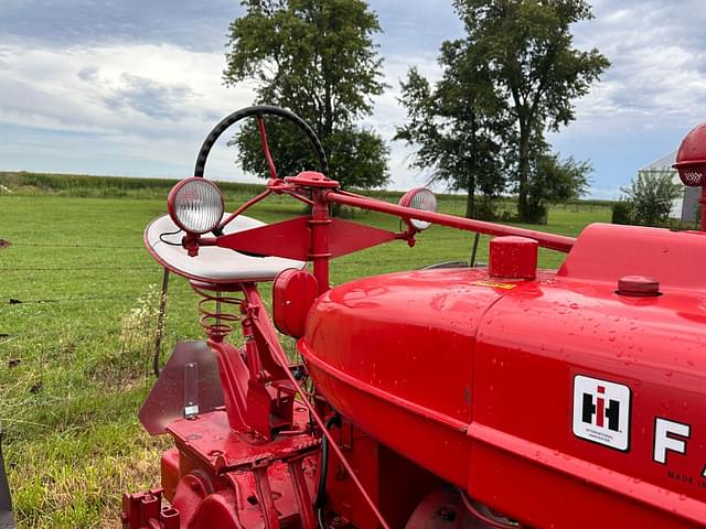 Image of Farmall M equipment image 4