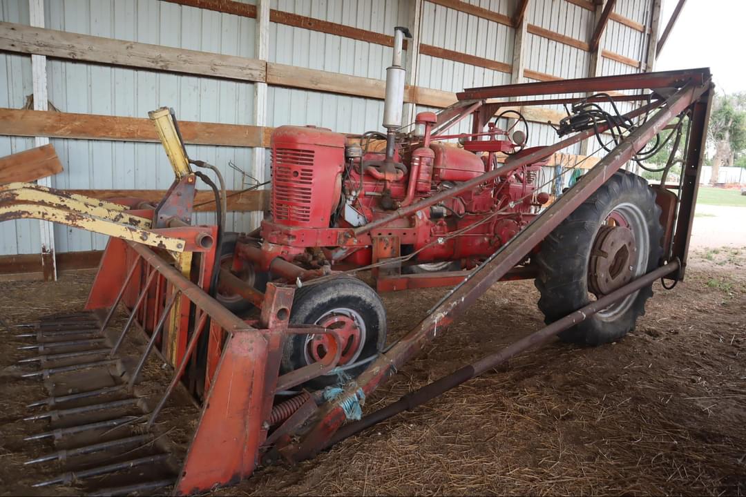 Image of Farmall M Primary image