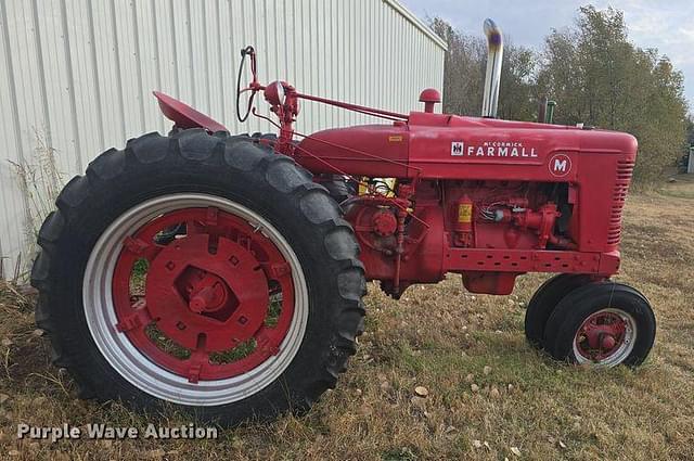 Image of Farmall M equipment image 3