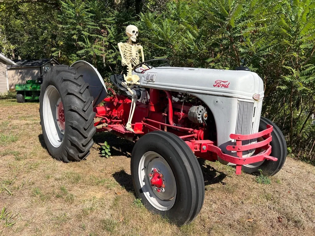 1943 Ford 9N Equipment Image0