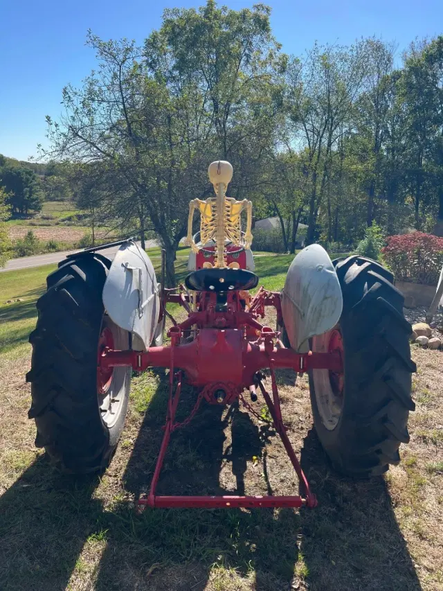 Image of Ford 9N equipment image 4