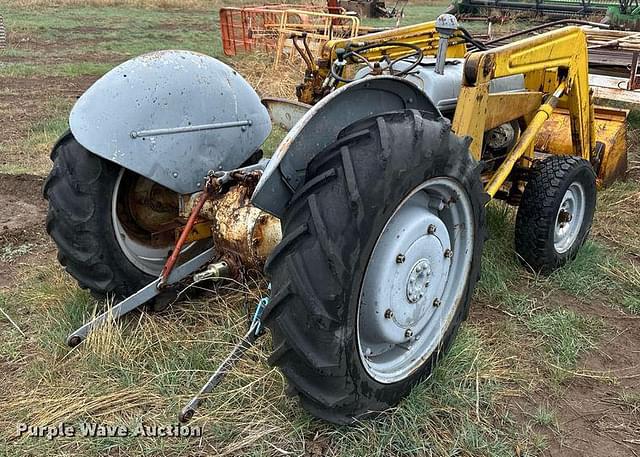 Image of Ford 9N equipment image 4