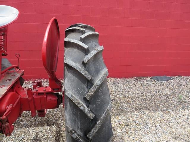 Image of Farmall H equipment image 4