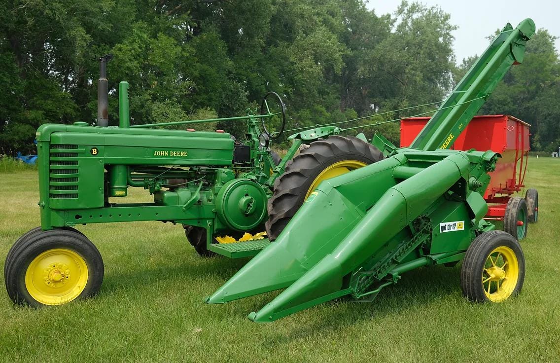 Main image John Deere B
