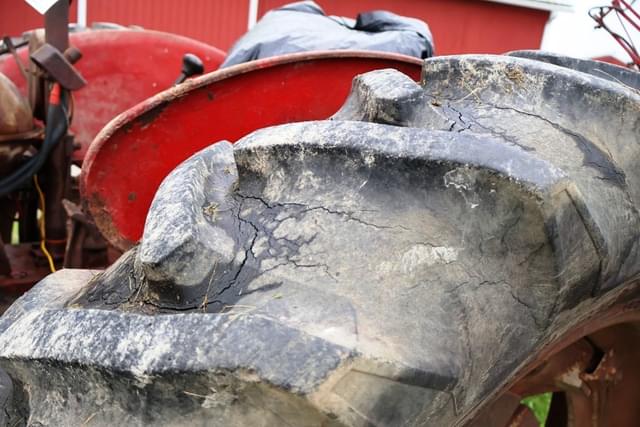 Image of Farmall H equipment image 4