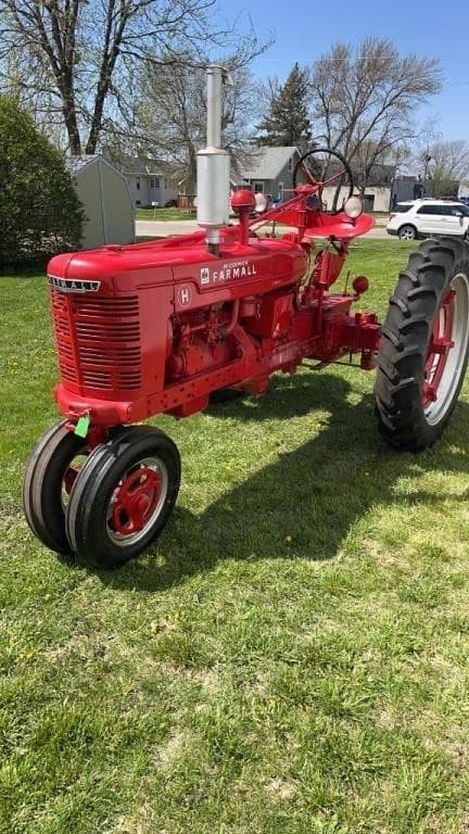 Image of Farmall H equipment image 1