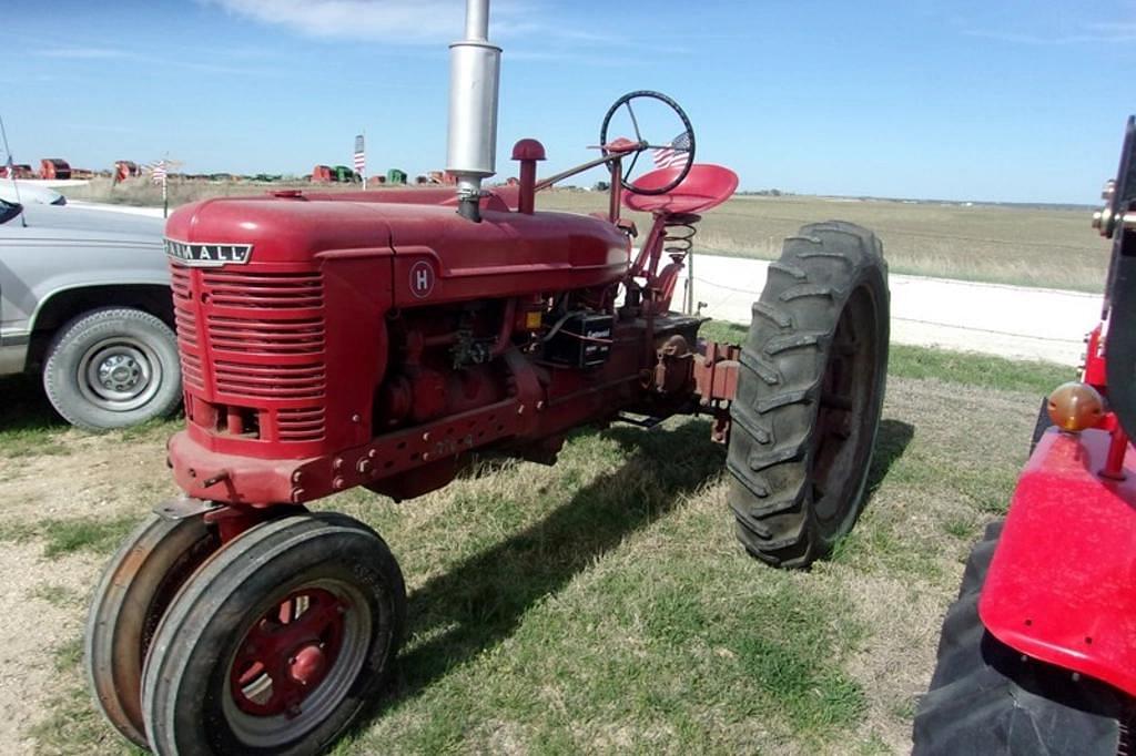 Image of Farmall H Image 0