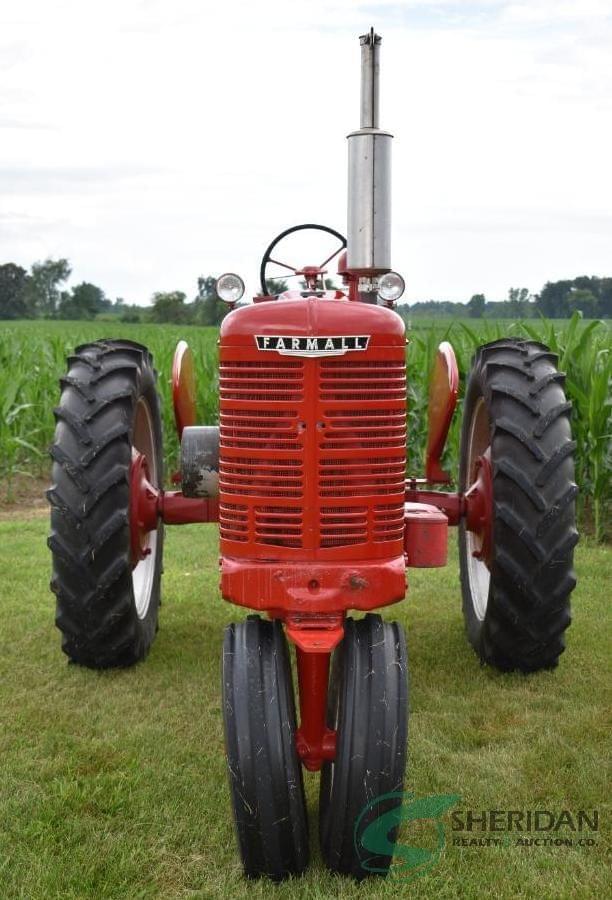 Image of Farmall M equipment image 1