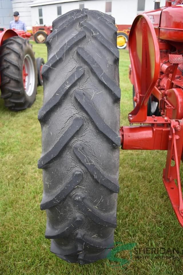 Image of Farmall M equipment image 4