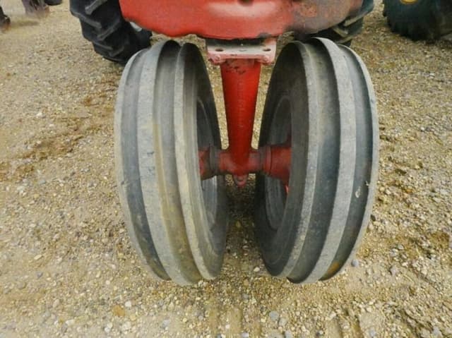 Image of Farmall M equipment image 4