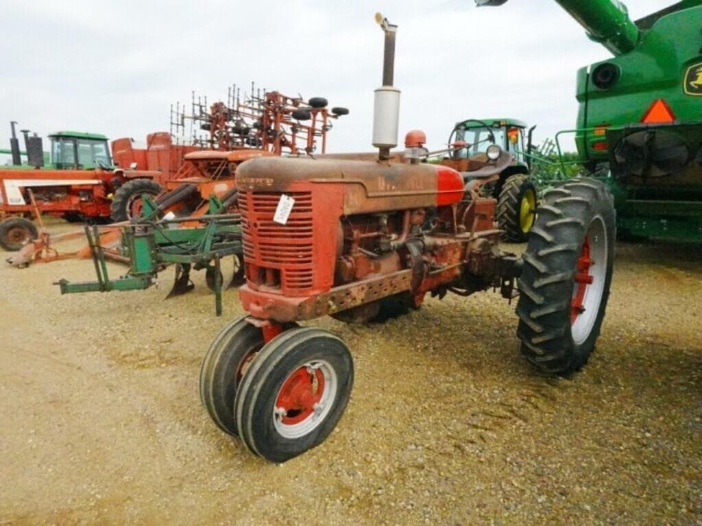 Image of Farmall M Primary image