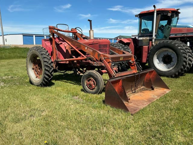 Image of Farmall M equipment image 1