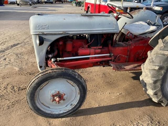 Image of Ford 8N equipment image 1