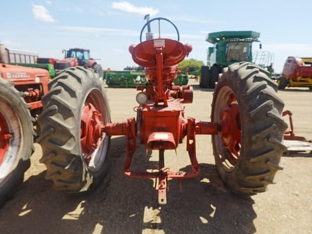 Image of Farmall H equipment image 4