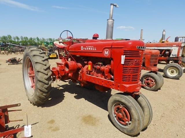 Image of Farmall H equipment image 2