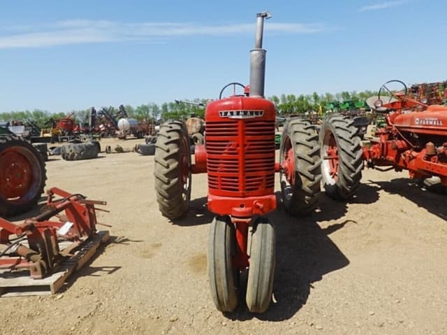 Image of Farmall H equipment image 1