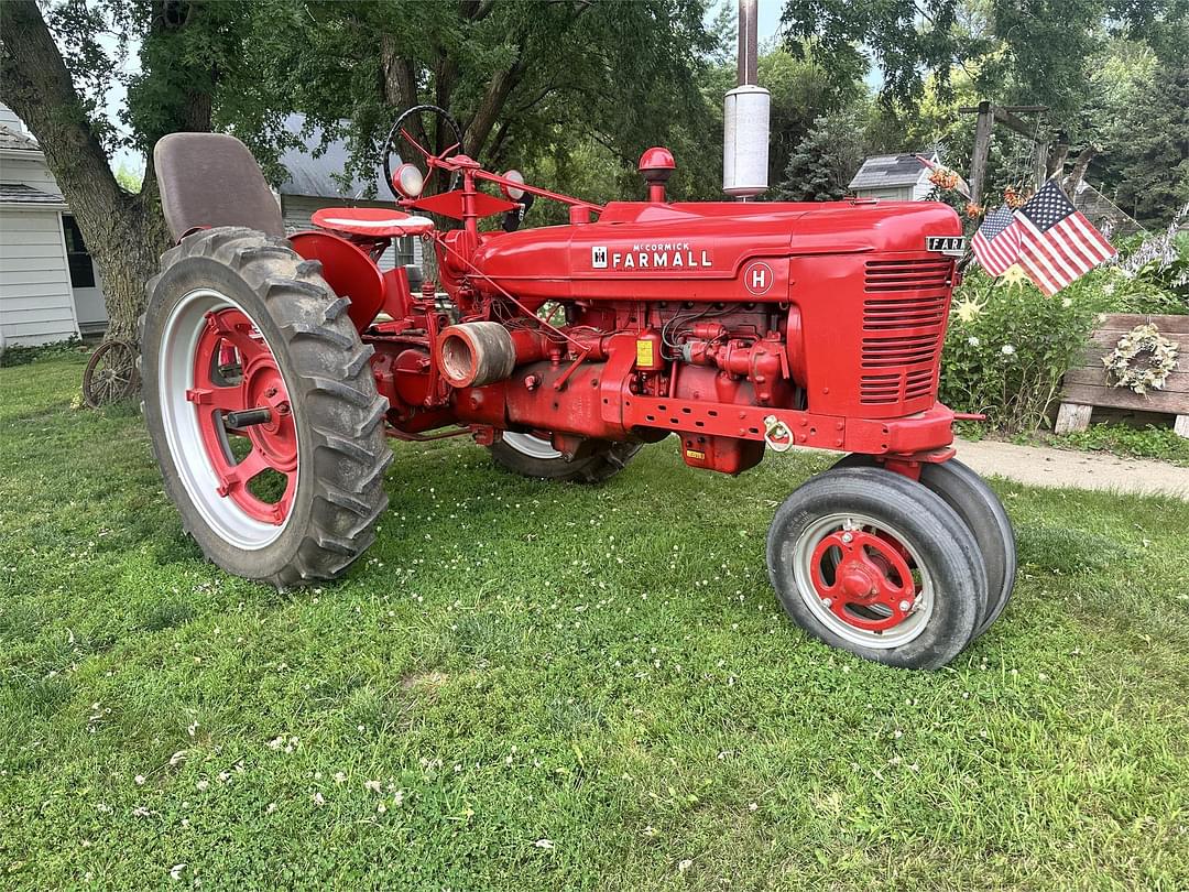 Image of Farmall H Primary image